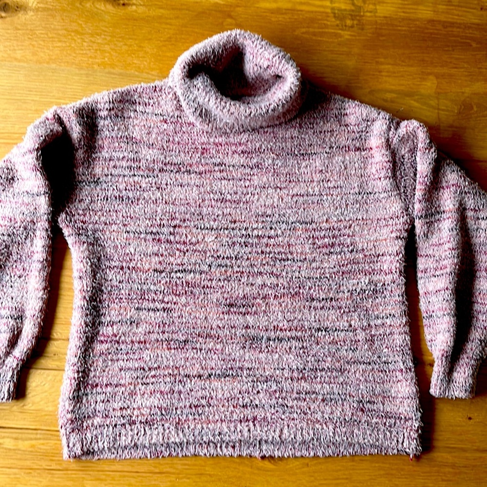 Girls sweater size L 10-12